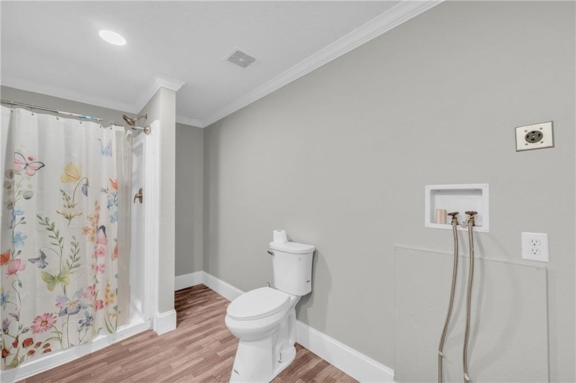 Discover the perfect blend of space, comfort, and country living - photo 30