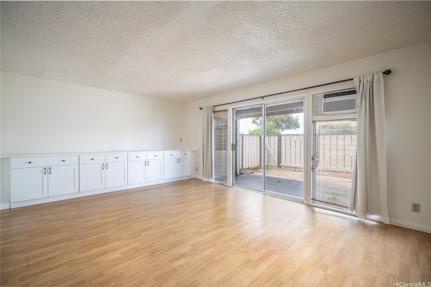 Sunny and spacious end model townhome in Nob Hill Three! Park - photo 6