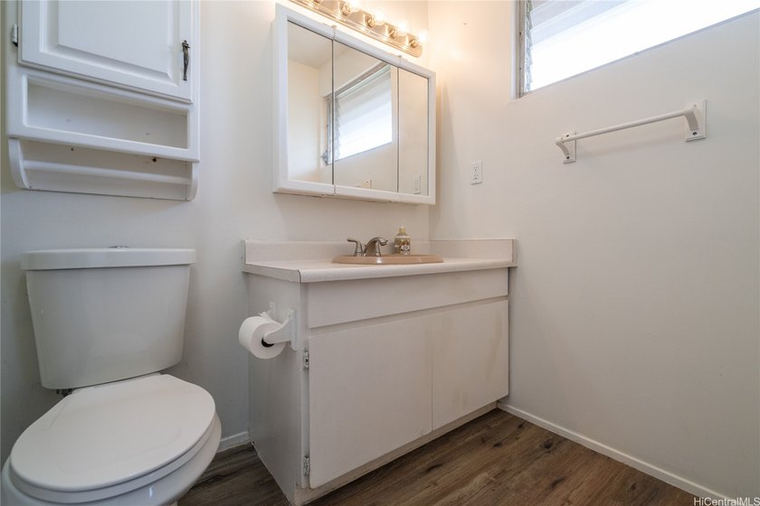 Sunny and spacious end model townhome in Nob Hill Three! Park - photo 9