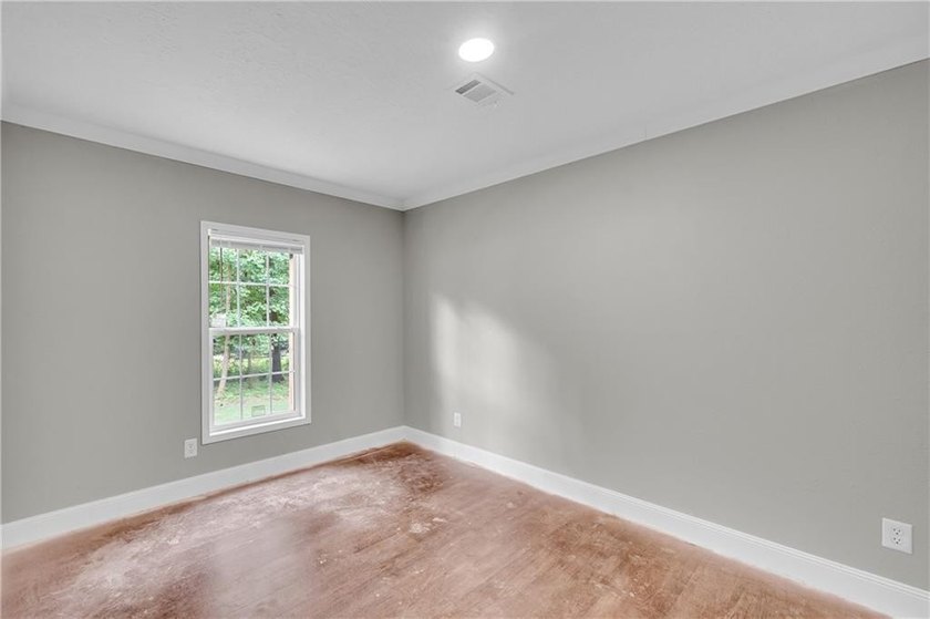 Discover the perfect blend of space, comfort, and country living - photo 40