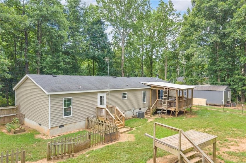Discover the perfect blend of space, comfort, and country living - photo 44