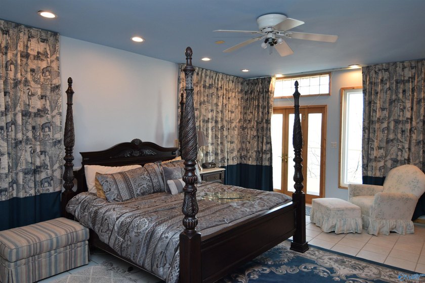 Located on the main channel of Lake Guntersville, this stunning - photo 10