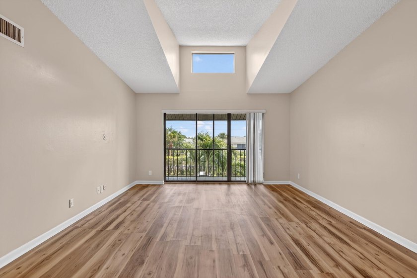 BEAUTIFUL 2/2 CONDO IN THE POPULAR PINE RIDGE NORTH II COMMUNITY - photo 9