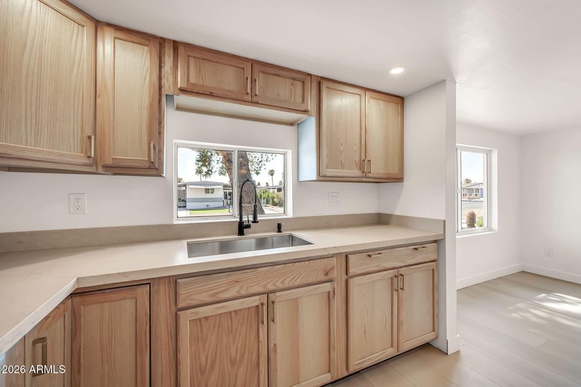 Beautifully remodeled and adorable home in the active adult - photo 11