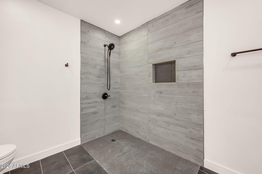 Beautifully remodeled and adorable home in the active adult - photo 15