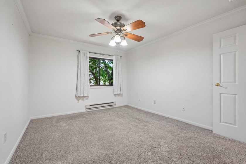Welcome to Courtyard Square located in the highly desirable - photo 15