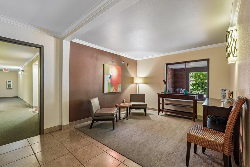 Welcome to Courtyard Square located in the highly desirable - photo 22