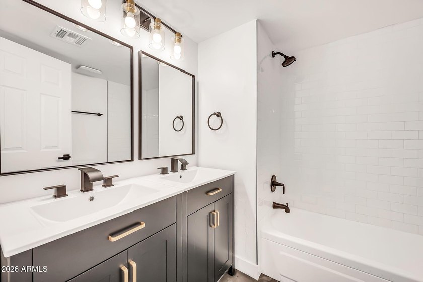 Beautifully remodeled and adorable home in the active adult - photo 24