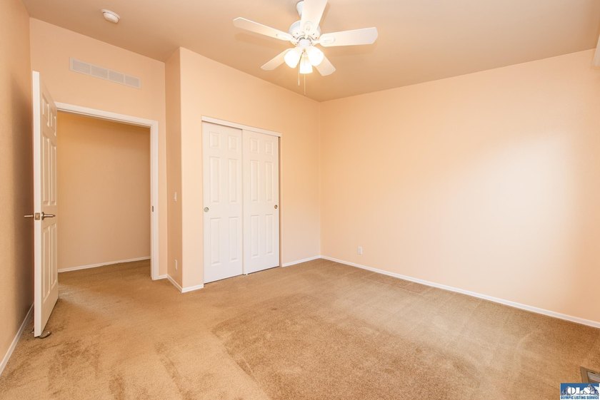 Move-in ready and the Perfect Home Location close to shopping - photo 24