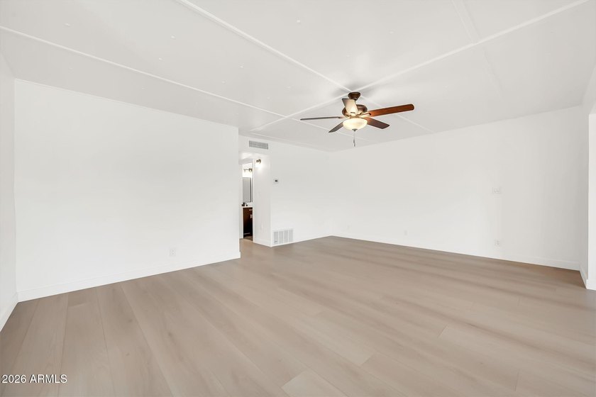 Beautifully remodeled and adorable home in the active adult - photo 25