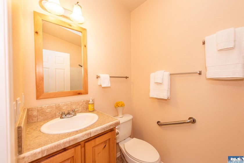 Move-in ready and the Perfect Home Location close to shopping - photo 25