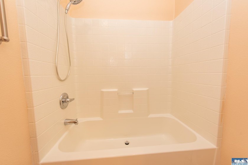 Move-in ready and the Perfect Home Location close to shopping - photo 26