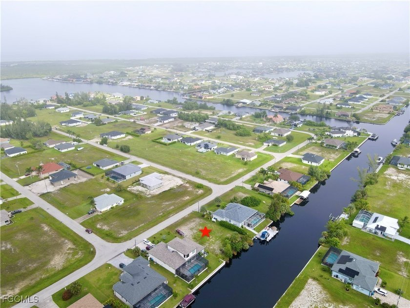 Welcome to your slice of Florida paradise-this vacant lot in the - photo 7