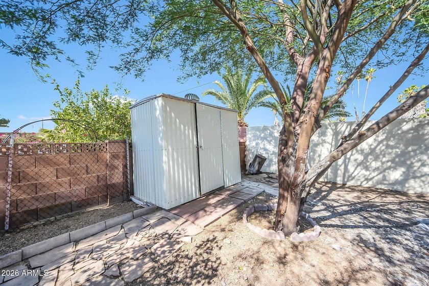 Beautifully remodeled and adorable home in the active adult - photo 40