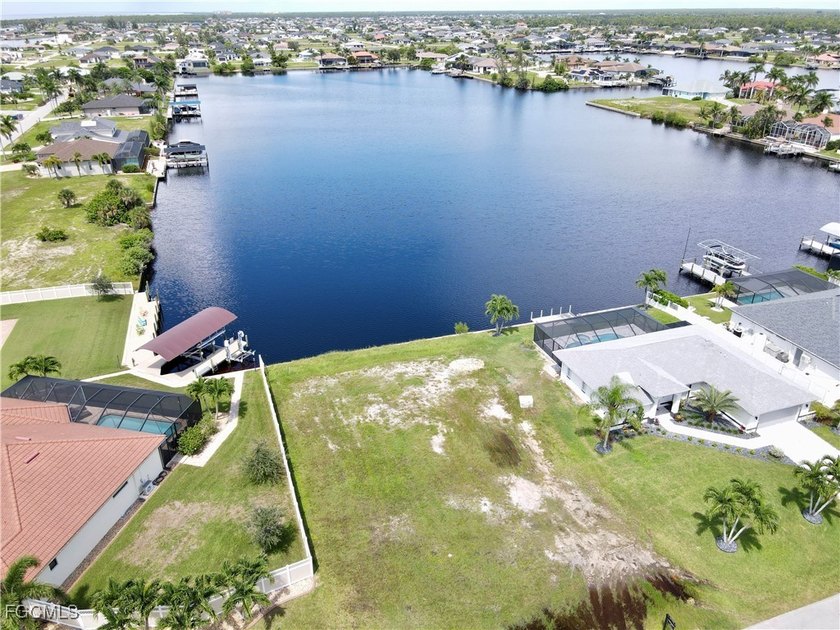 Welcome to your slice of Florida paradise-this vacant lot with - photo 2