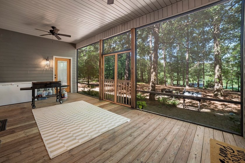 Welcome to the gated community of Hidden Lagoon! This charming 3 - photo 13