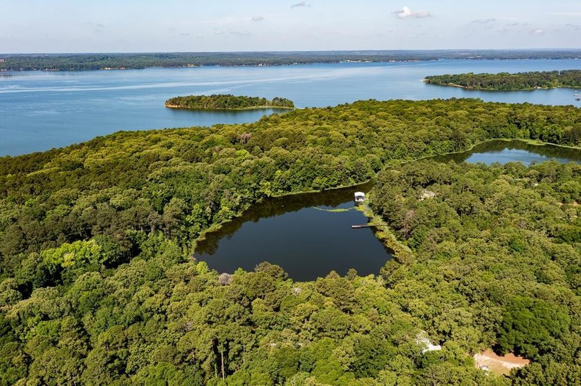 Welcome to the gated community of Hidden Lagoon! This charming 3 - photo 18
