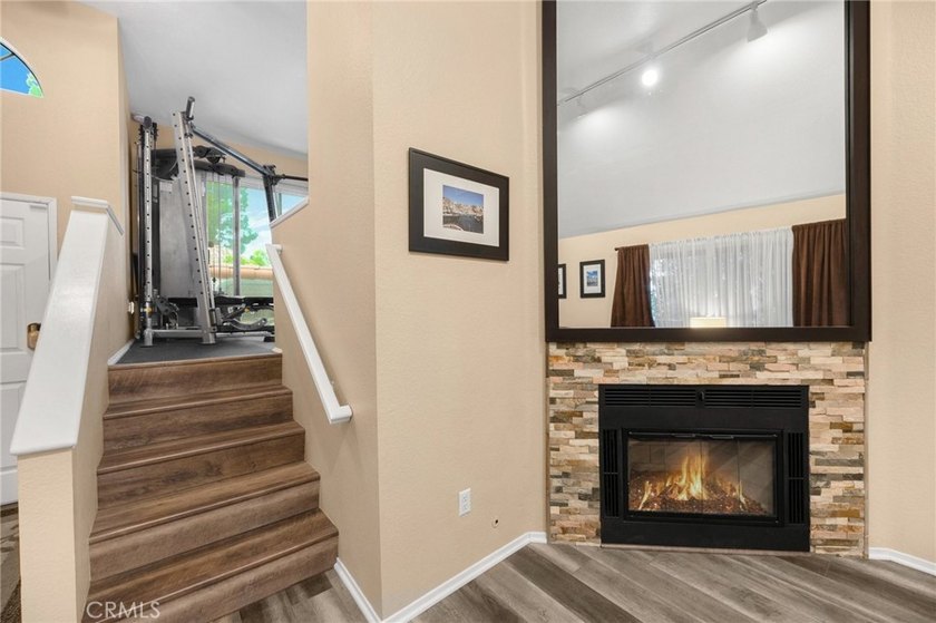 917 Sq Ft, 1 Bedroom + Loft/Flex space is fully remodeled - photo 22