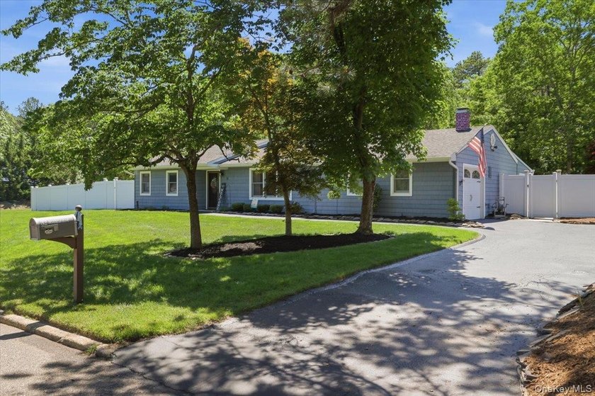 Welcome to this well-maintained 3-bedroom, 1.5-bath ranch - photo 3
