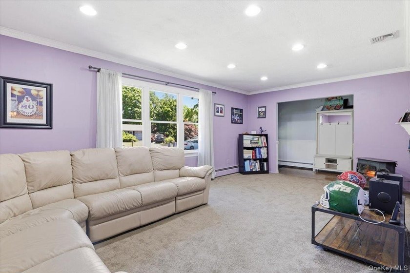 Welcome to this well-maintained 3-bedroom, 1.5-bath ranch - photo 6
