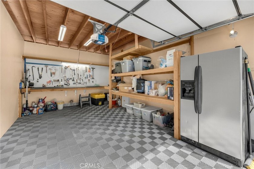 917 Sq Ft, 1 Bedroom + Loft/Flex space is fully remodeled - photo 35