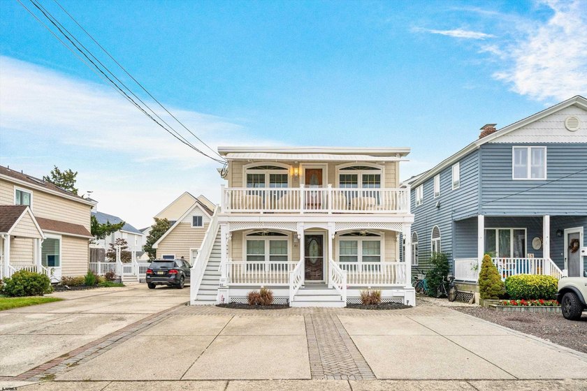 **The Gardens SECOND FLOOR condo you've been waiting for!** Just - photo 3