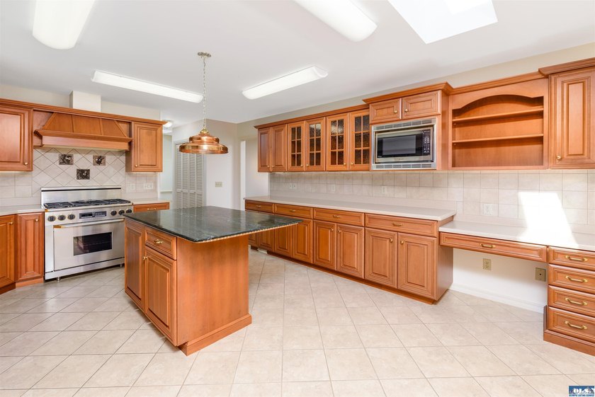 Wake up to sweeping mountain and valley views in one of Sequim's - photo 17