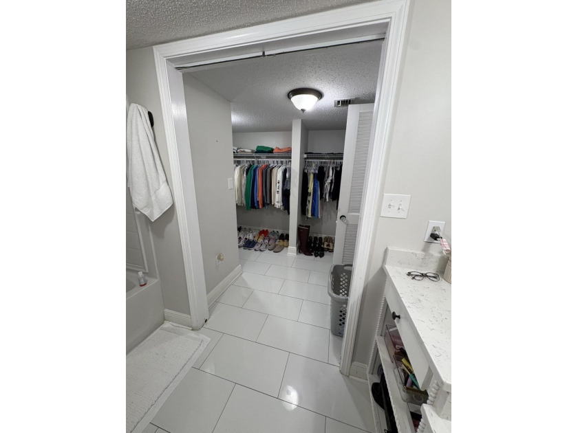 Welcome to Shoreline Towers Unit 2022 located on the second - photo 19
