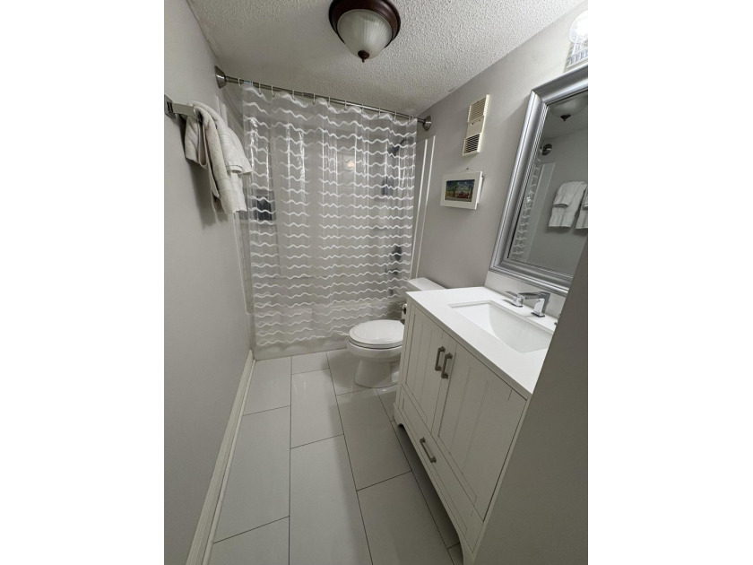 Welcome to Shoreline Towers Unit 2022 located on the second - photo 25