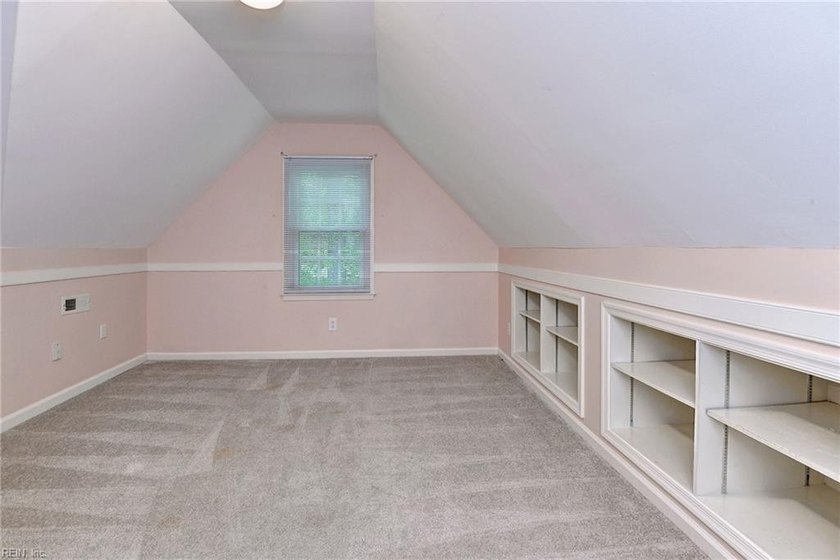Beautiful 3 or 4 BR (bedroom 4 could be bonus room), nestled on - photo 25