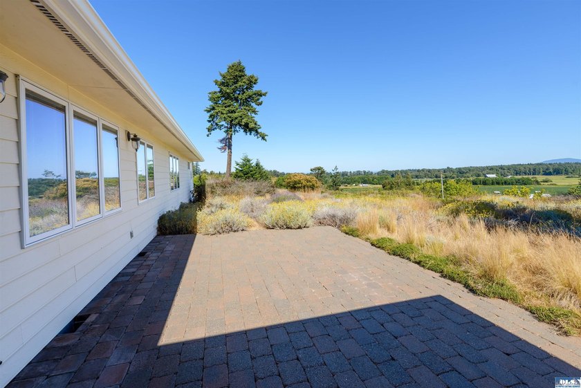 Wake up to sweeping mountain and valley views in one of Sequim's - photo 46