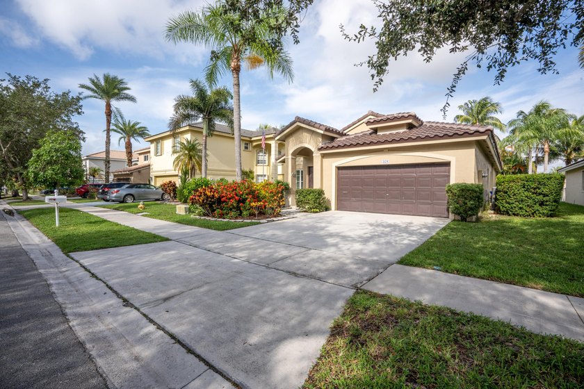 DON'T DELAY, BUY TODAY! This upgraded 4-bedroom, 2.5-bathroom - photo 3