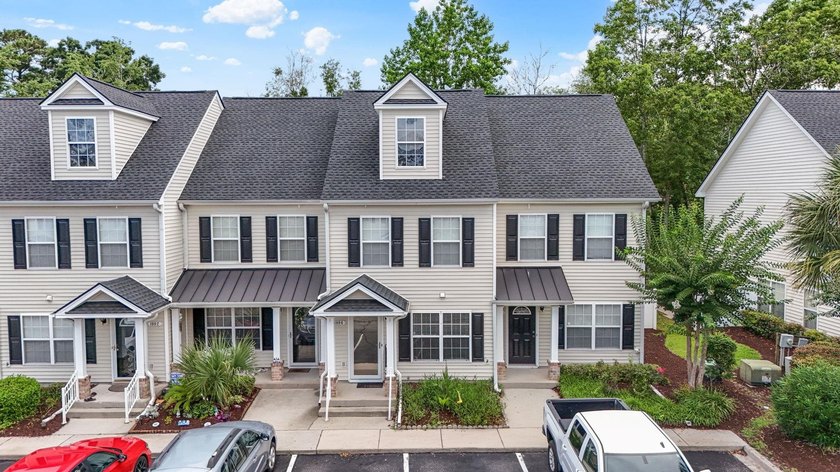 Welcome to this beautifully maintained 3-bedroom, 2.5-bath - photo 2