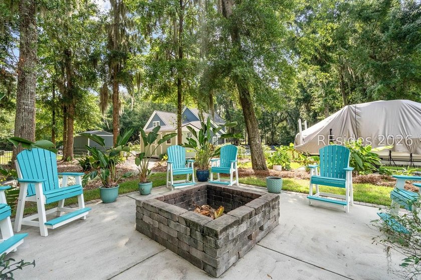 Lowcountry living on a bluff, you'll find this stunning 4 - photo 33