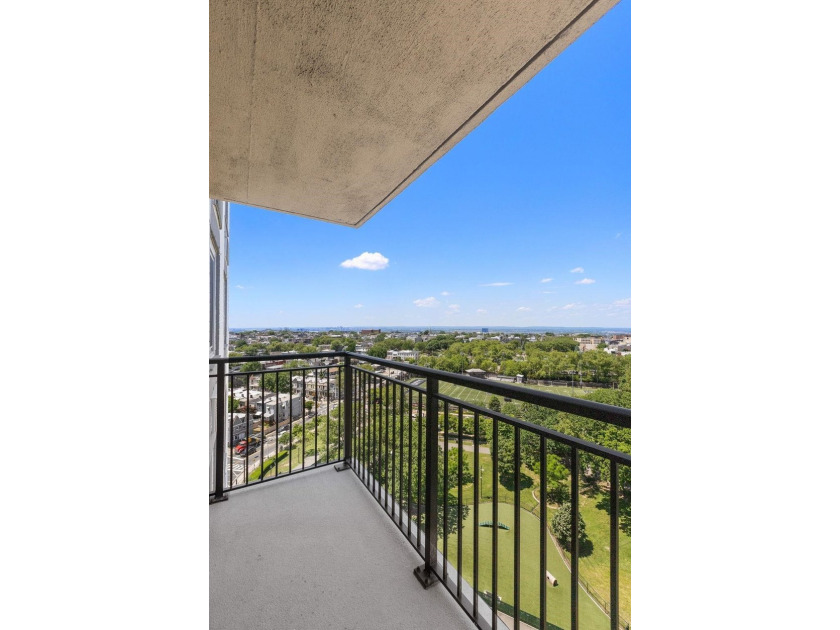Welcome to the spacious One bedroom home in elevator, doorman - photo 8