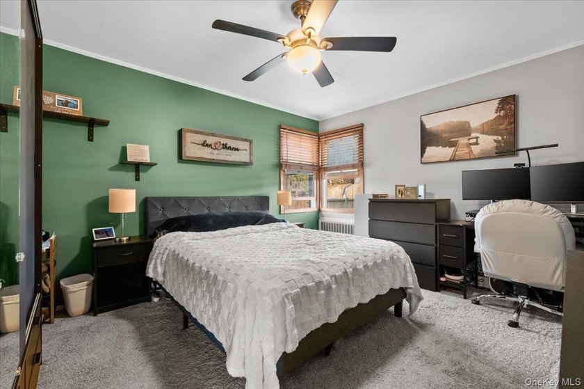 Welcome to your new home! This charming, move-in-ready - photo 7