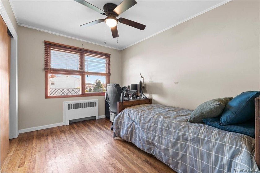Welcome to your new home! This charming, move-in-ready - photo 8
