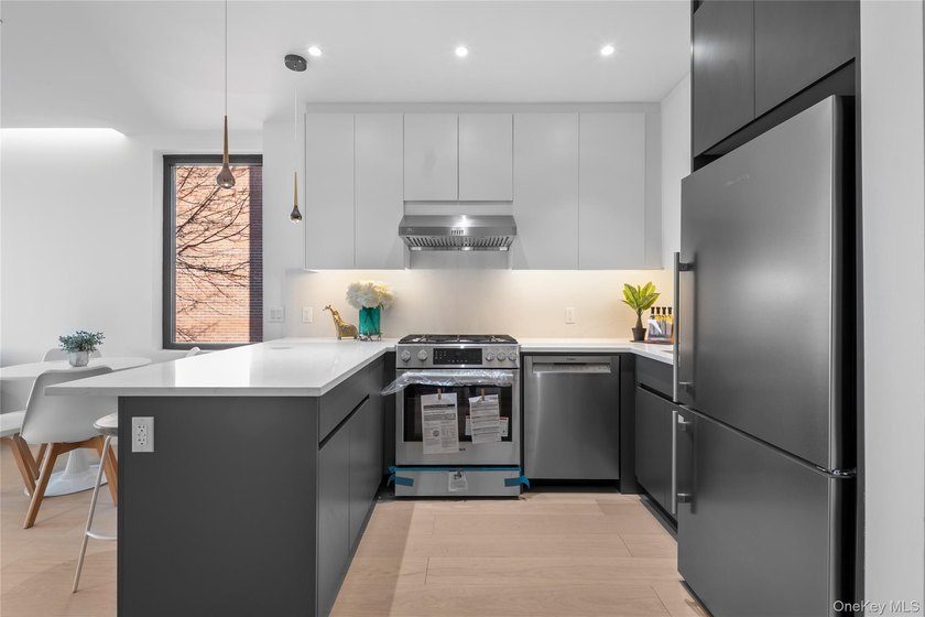 Vista 72 is a brand-new boutique condominium located in the - photo 42