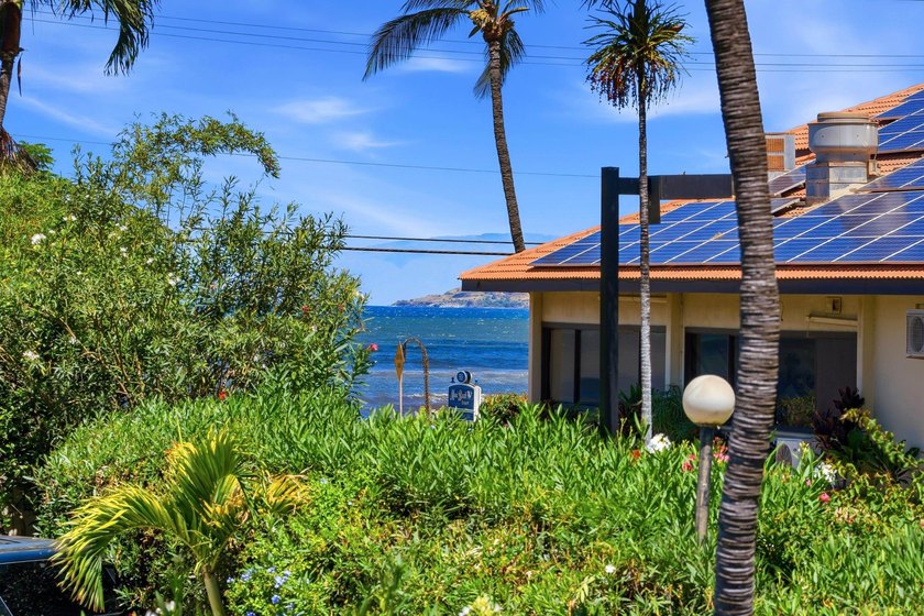 HOTEL ZONED...and just steps from Sugar Beach, Maui's longest - photo 3