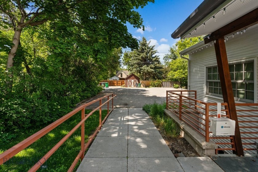 This beautifully renovated 3,370 SF building, updated in 2021 - photo 8