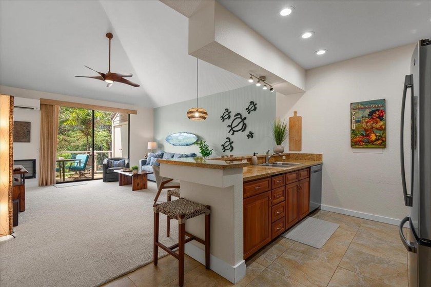 Secluded location, extensive upgrades, amazing price! Welcome to - photo 7