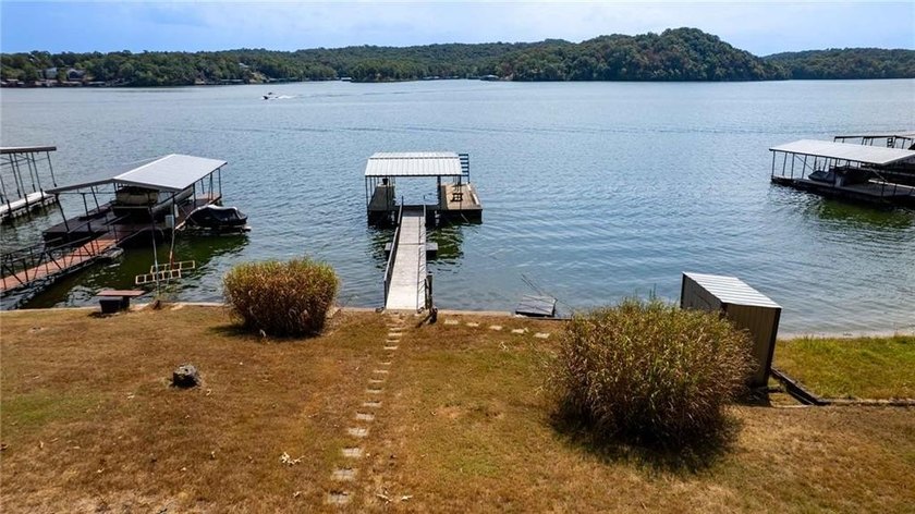 Lakefront Cabin Located at the 47 MM under $350k with Main - photo 2