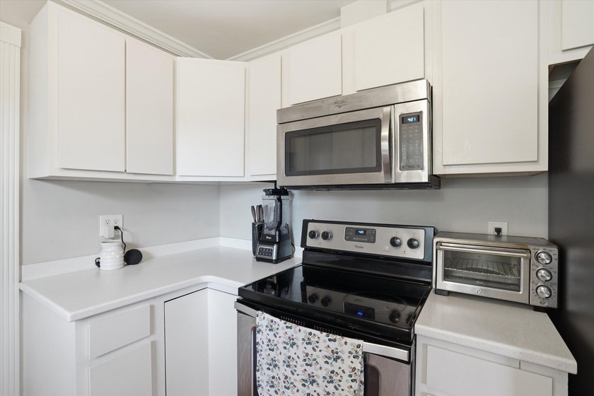Prime location just 10 minutes to Folly Beach and 10 minutes to - photo 13