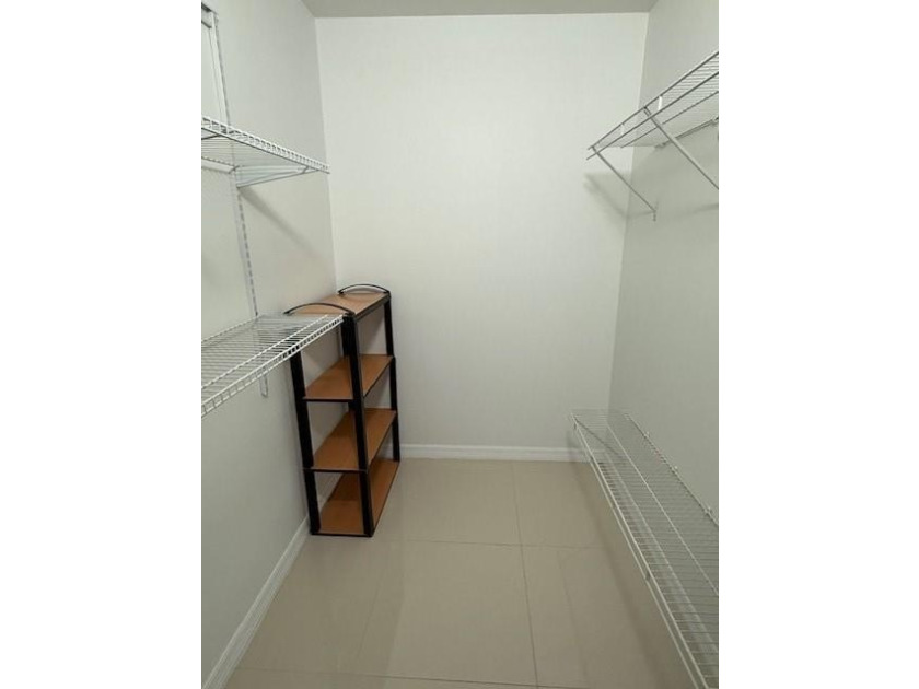 BEAUTIFUL REMODELED UNIT LOCATED IN SUNRISE LAKES PHASE 3, WITH - photo 14
