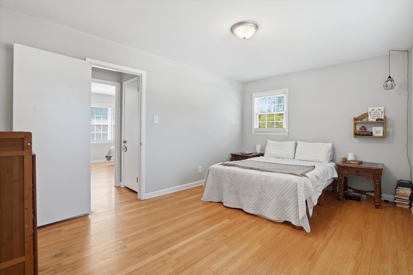 Prime location just 10 minutes to Folly Beach and 10 minutes to - photo 16