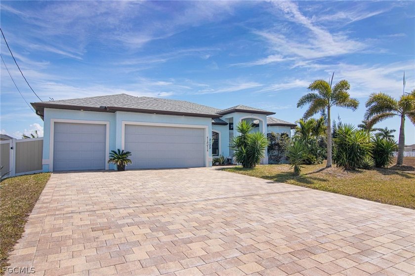 You've found your DREAM HOME in a PRIME location! Absolutely - photo 3