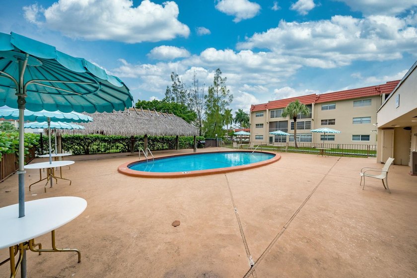 BEAUTIFUL REMODELED UNIT LOCATED IN SUNRISE LAKES PHASE 3, WITH - photo 29