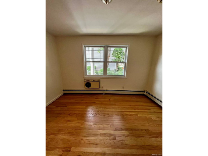 Welcome to 246 Fairharbor Drive, Patchogue! Beautifully - photo 11