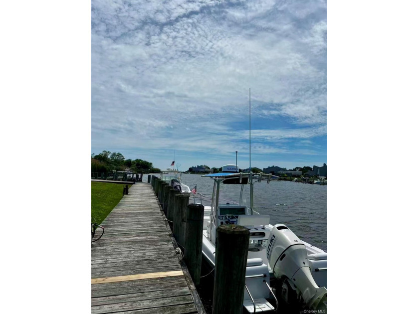 Welcome to 246 Fairharbor Drive, Patchogue! Beautifully - photo 14