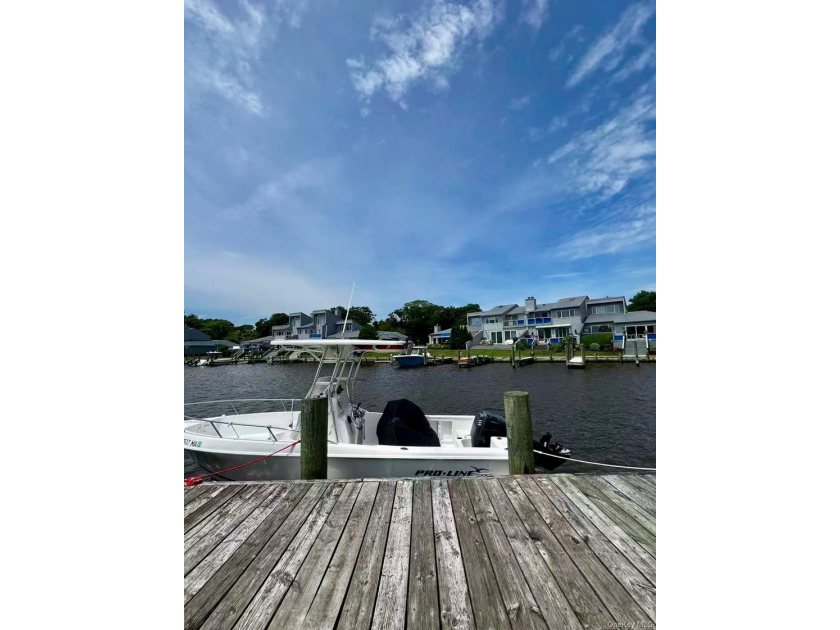 Welcome to 246 Fairharbor Drive, Patchogue! Beautifully - photo 17
